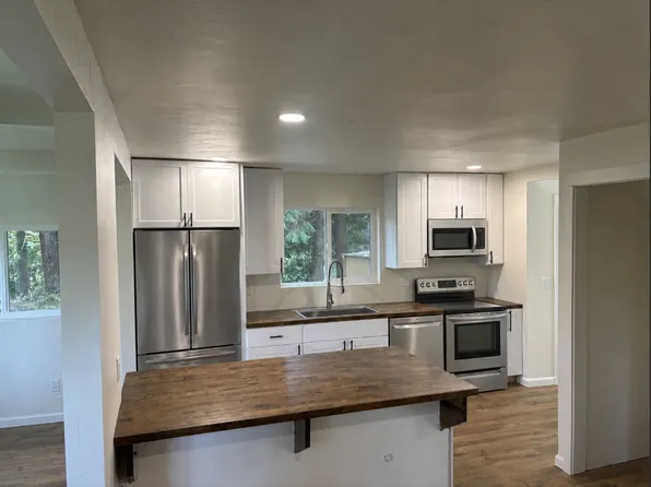 2835 NE Highway 20, Toledo, OR 97391