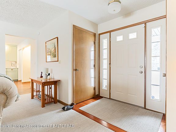 4th image of 5125 Runnymede Dr