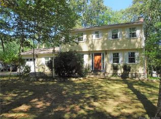 27 Eagle Ridge Dr, Gales Ferry, CT 06335