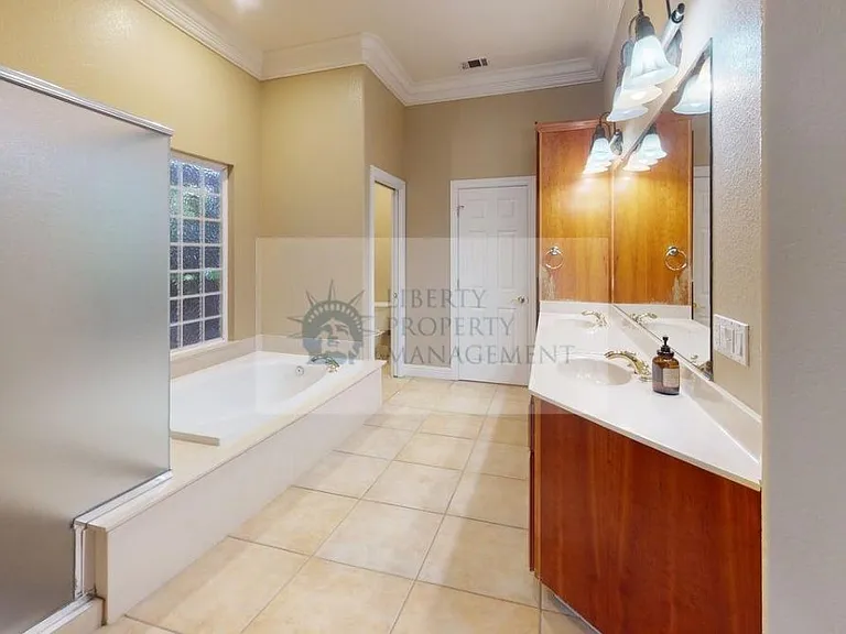 1004 Marigold Ln — Photo 12