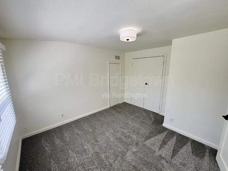 5420 NE 13th Ave — Photo 11