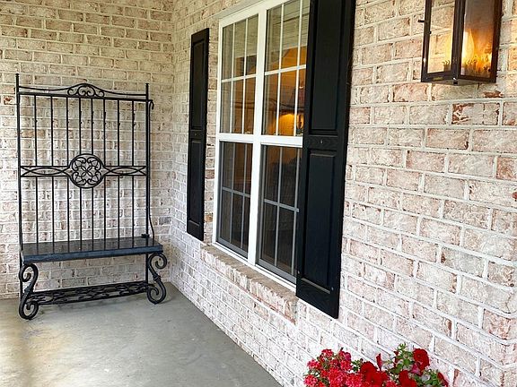 4th image of 112 Marguerite Dr