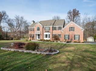 28 Four Bridges Rd, Chester, NJ 07930