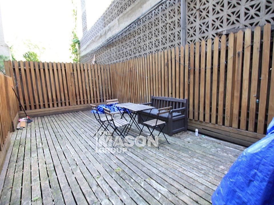1st image of 333 W 43rd St #1S