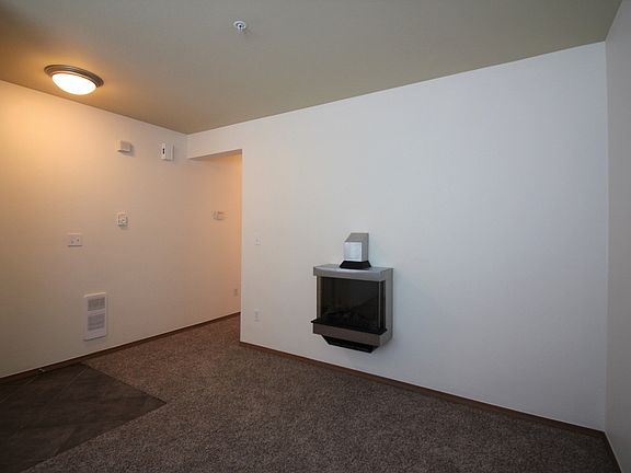 4th image of 10520 140th Street Ct E