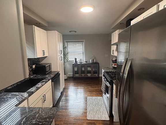 5th image of 8222 Glengary St