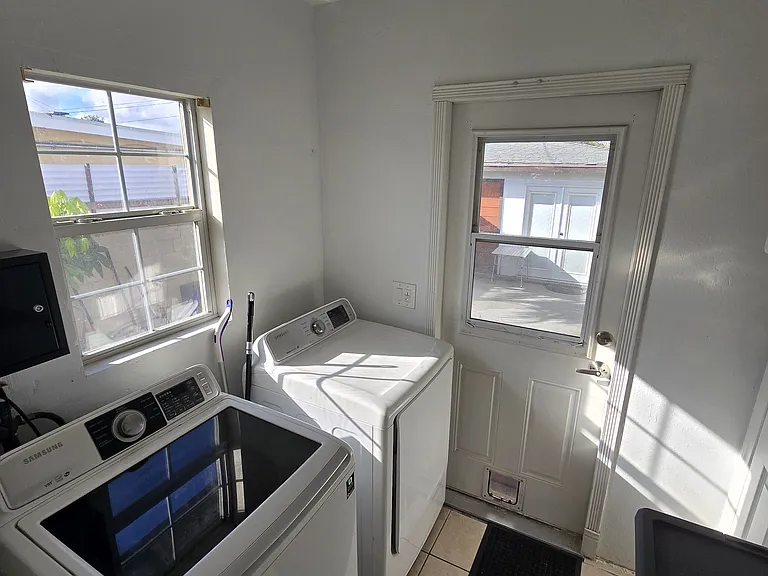 6263 N Traymore Ave — Photo 6
