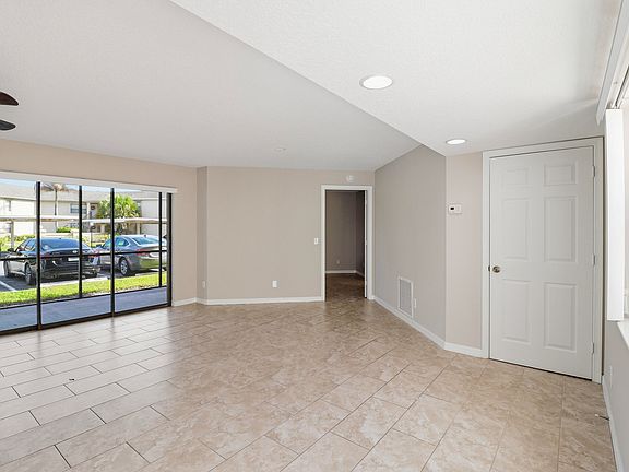 4th image of 2625 Heathcote Dr #2623