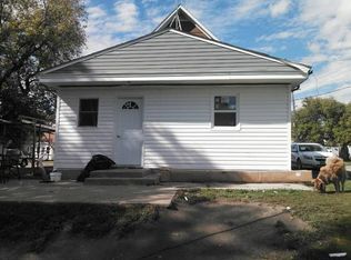 306 3rd St W, Finley, ND 58230