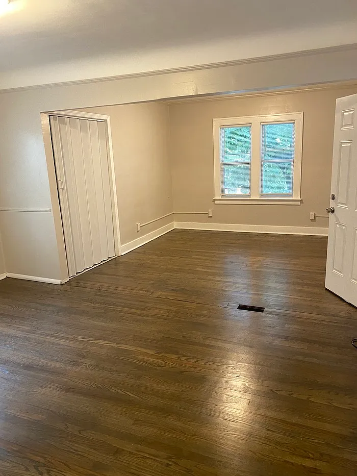 2 bed, 1.0 bath, $950 — Photo 3