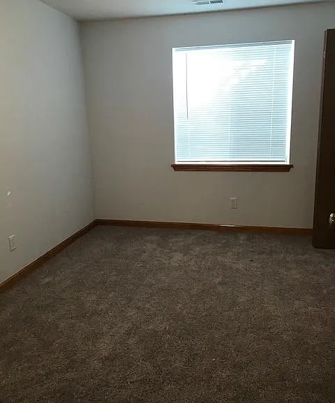 455 Widick St — Photo 8