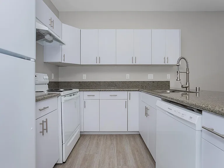 1561 S Dandelion St #1 — Photo 4