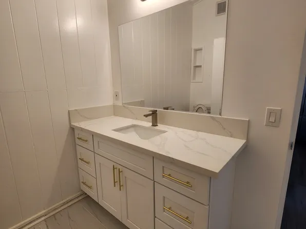 1302 Haloa Dr, Honolulu, HI