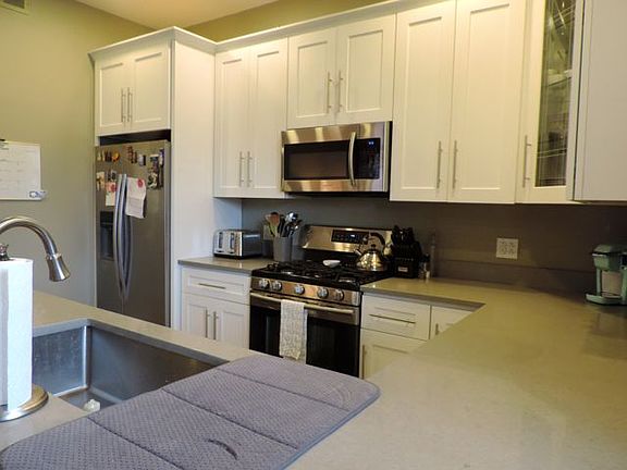 4th image of 432 E 5th St #2
