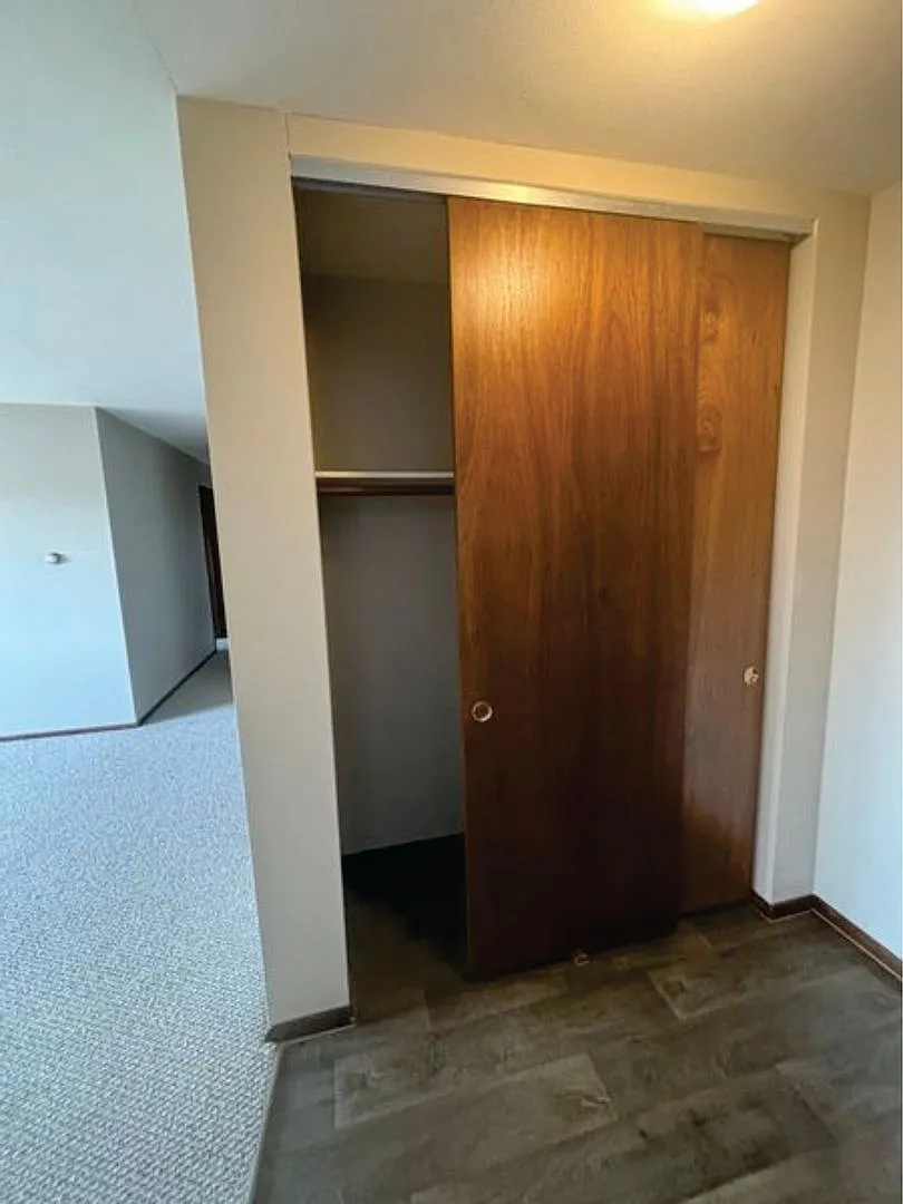 Whitman Park Apartments — Photo 4