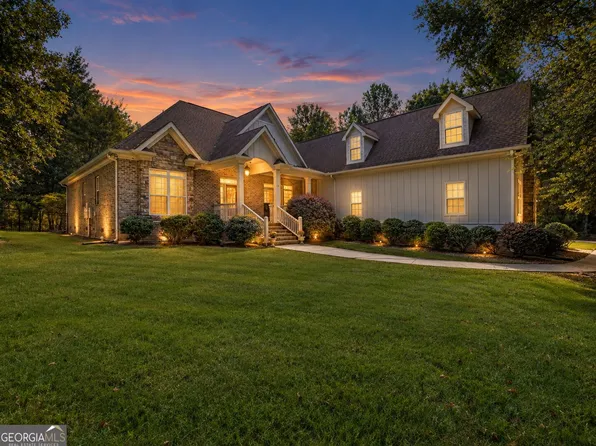 505 Crescent Dr, Forsyth, GA 31029