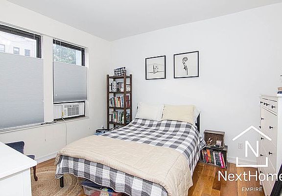 3rd image of 2450 28th St APT 4