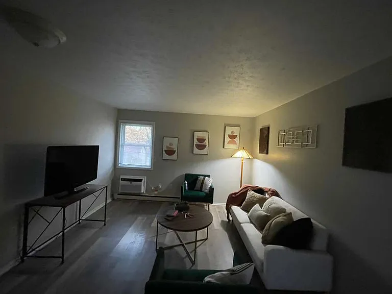 140 Wood Street — Photo 7