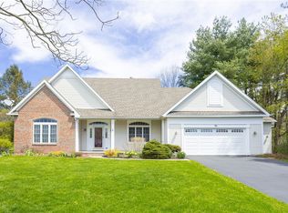 70 White Oak Bnd, Rochester, NY 14624
