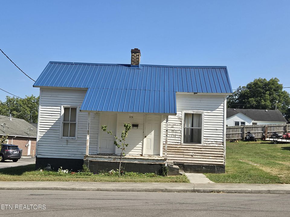 2nd image of 403 Cedar St