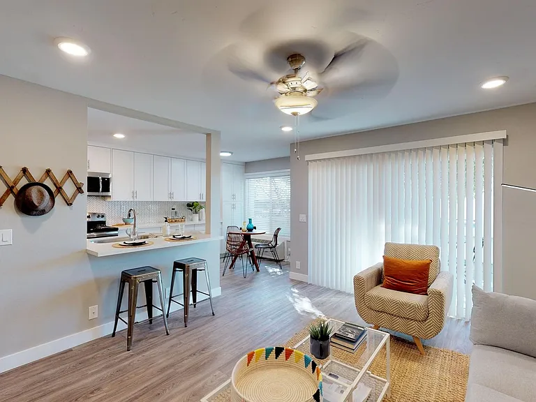 Mocha - 1 and 2 Bedroom Units in Escondido — Photo 7