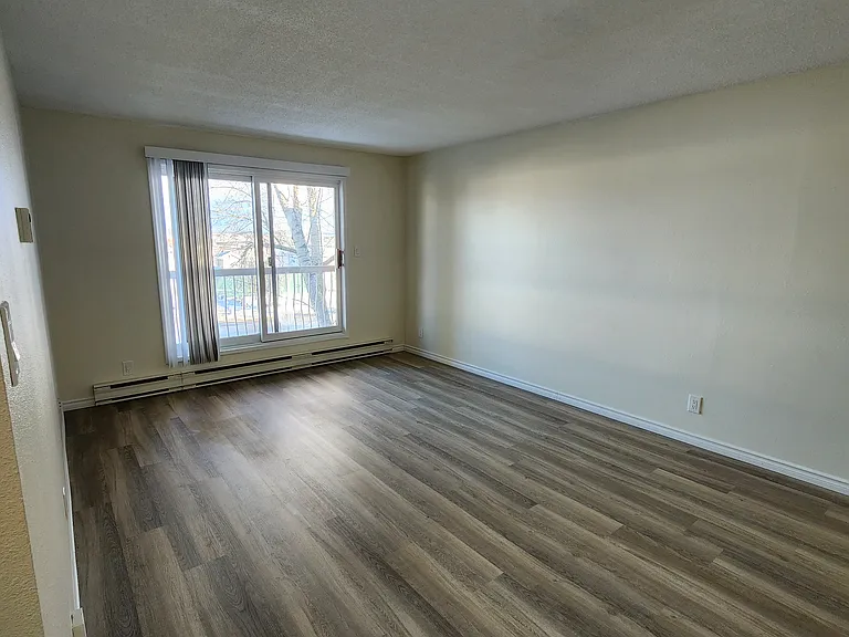 4001 Enemark Cres — Photo 29