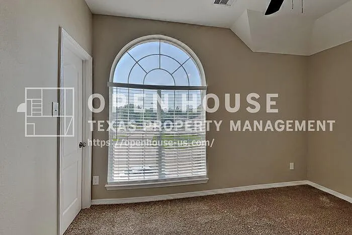 8000 N Tarrytown Crossing Dr — Photo 15
