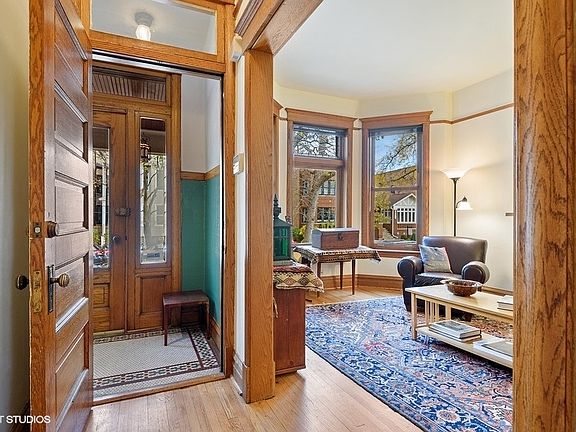 5th image of 1923 W Bradley Pl