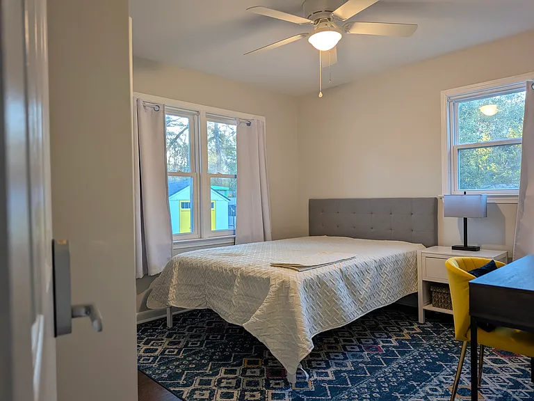 4563 W Montague Ave — Photo 8
