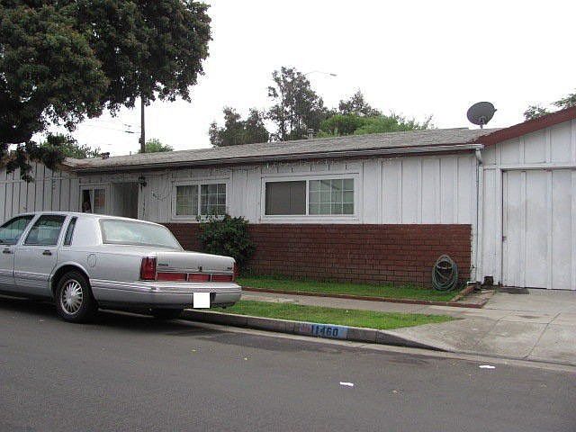 2nd image of 11460 Pearl St