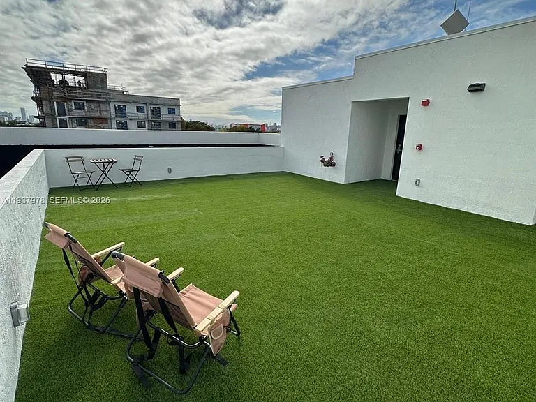 3422 NW 5th Ave #207 — Photo 2