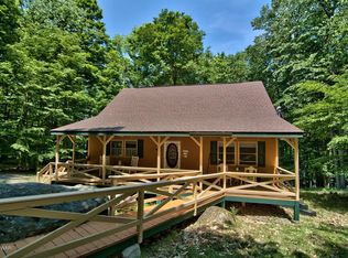 102 Ridge Rd, Hawley, PA 18436