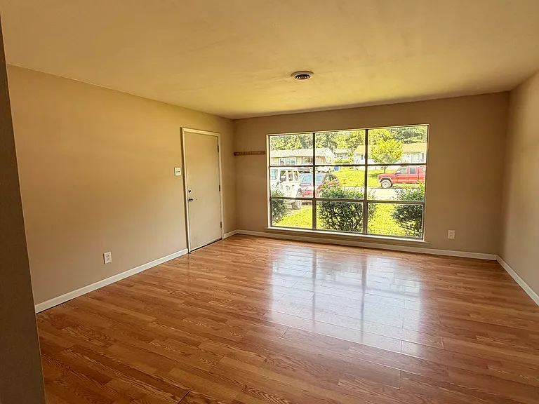 9524 Guthrie Ave — Photo 23