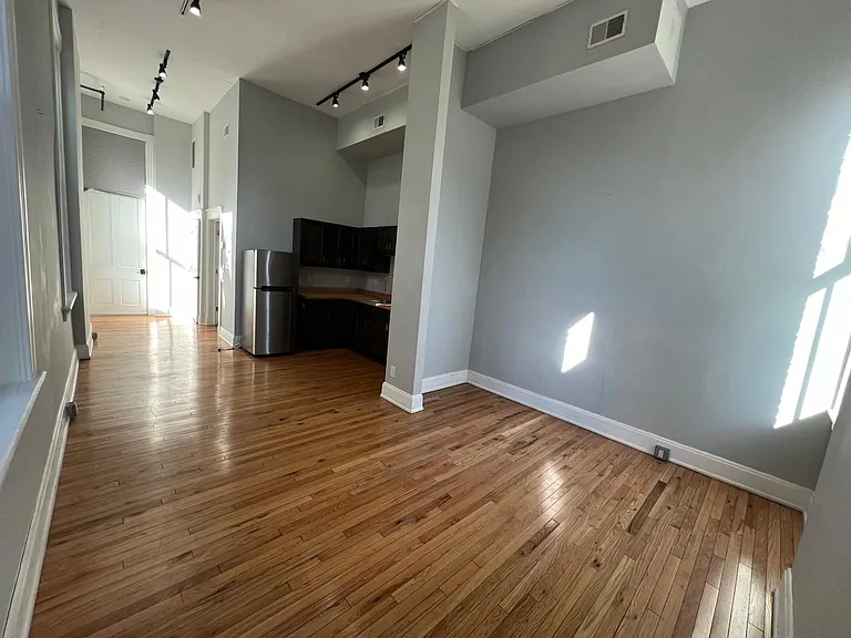 1612 Elm St #1R — Photo 6