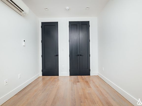 4th image of 471 Tompkins Ave #2B