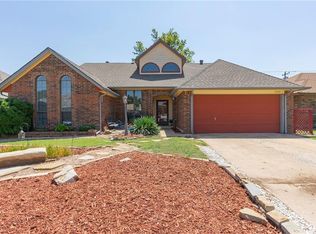 11740 SW 7th St, Yukon, OK 73099