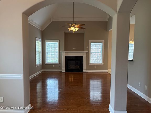 4th image of 4919 Rosebrook Cir E