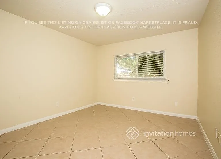 7805 Robinglen Ave — Photo 6