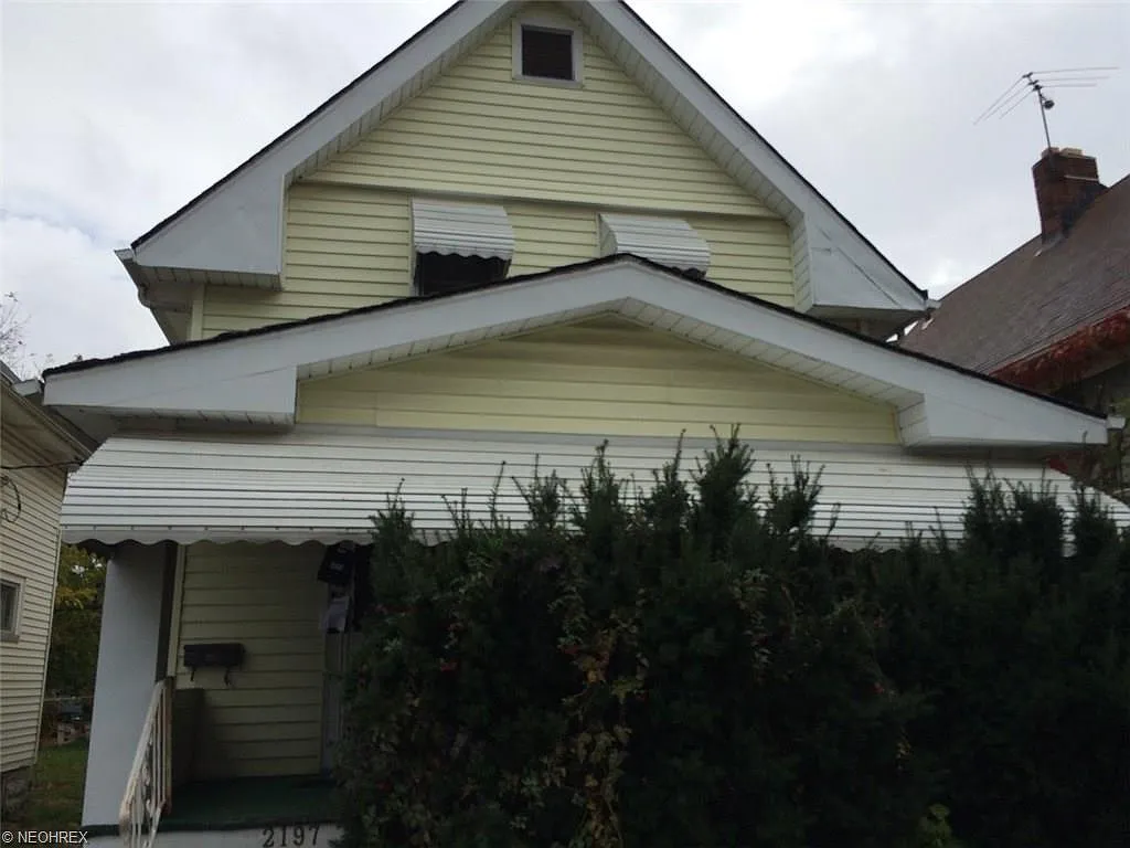 2197 W 105th St photo 1