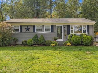 458 Field Hill Rd, Scituate, RI 02815
