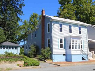 678 E Market St, Marietta, PA 17547