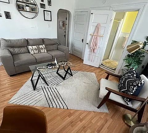 3rd image of 5718 Ellsworth Ave APT 3