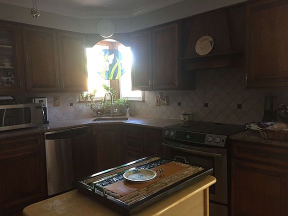 4th image of 149 Providence St