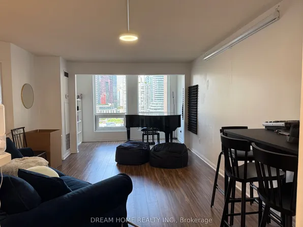25 Grenville St, Toronto, ON