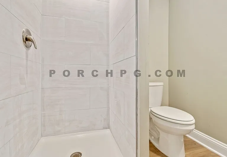 49 E 16th St SW #B — Photo 11