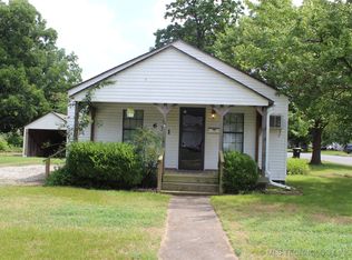 631 W 5th St, Ada, OK 74820