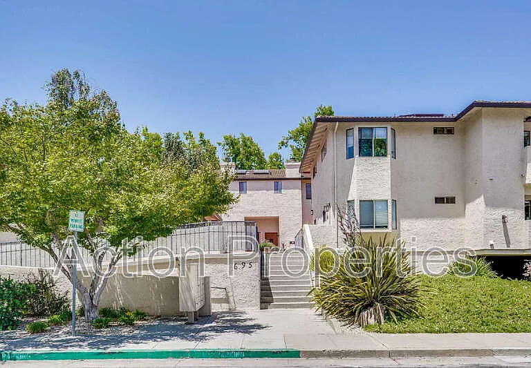 695 S Knickerbocker Dr #15 — Photo 1