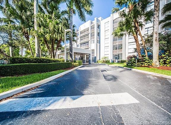 4th image of 9725 NW 52nd St APT 401