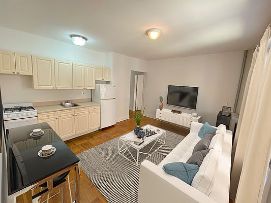 2nd image of 647 W 174th St APT 1F