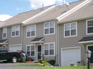 51 Courtyard Dr, Carlisle, PA 17013